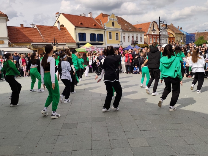 VIII. Kézműves-Sör-Majális - A Tánc Világnapja
